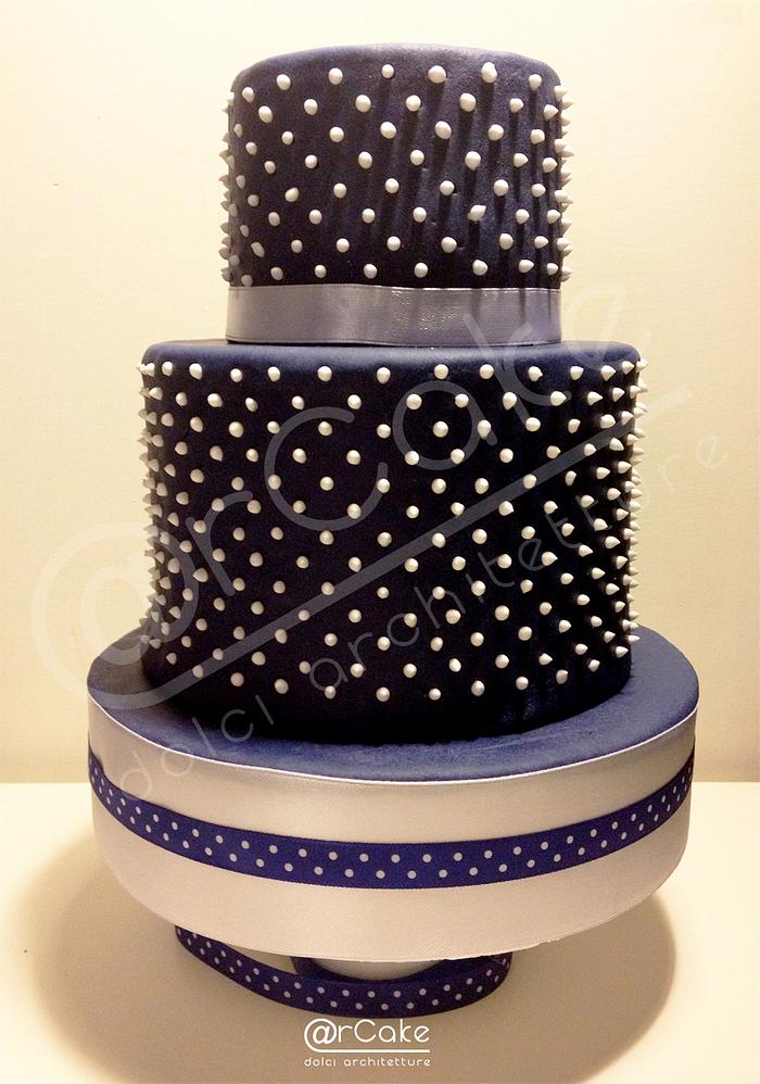 polka dots & total blue cake