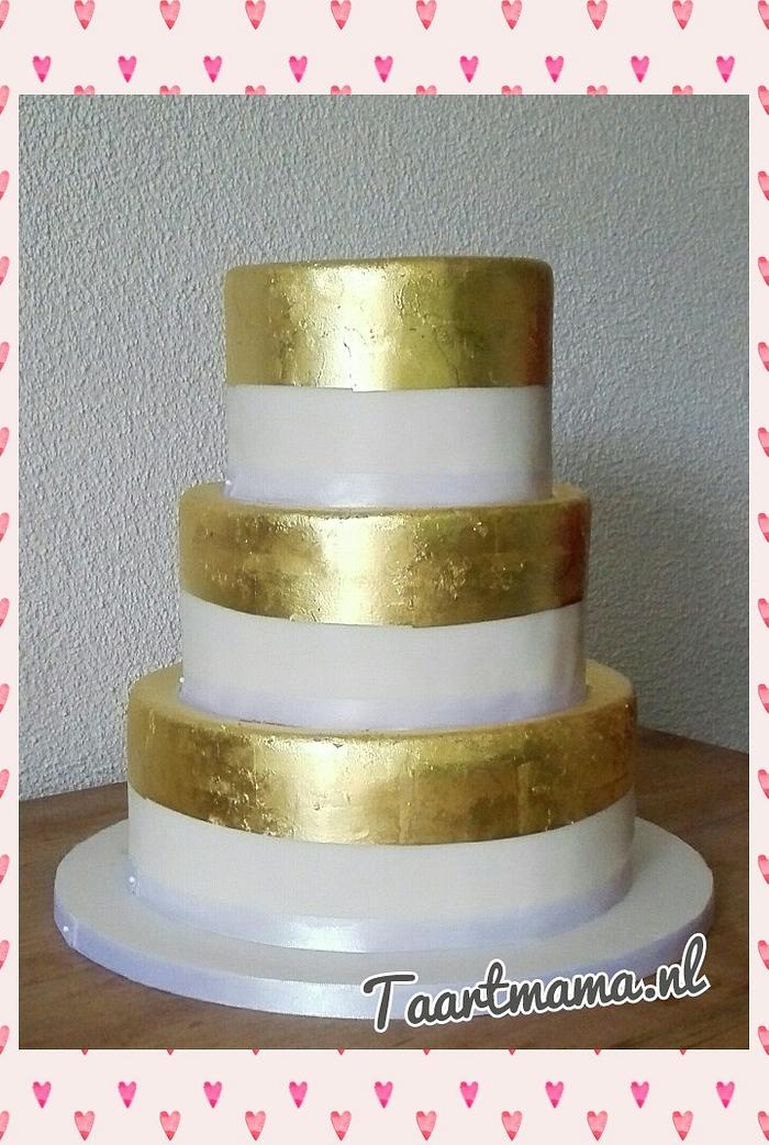 Simple gold cake