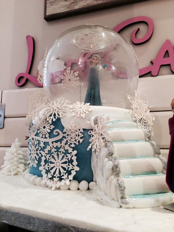 Awesome snow globe cake with LED lights | Globe cake, Christmas cake  designs, Christmas cake