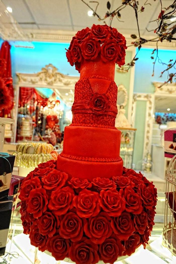 ROSES ARE RED..... VALENTINE WEDDING CAKE !!!