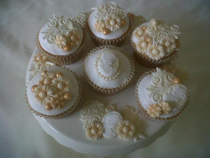 Ivory Vintage Wedding Cupcakes