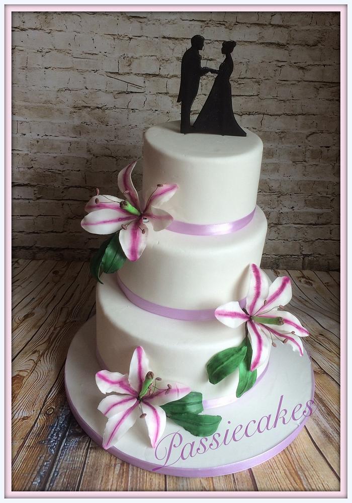 Weddingcake lily