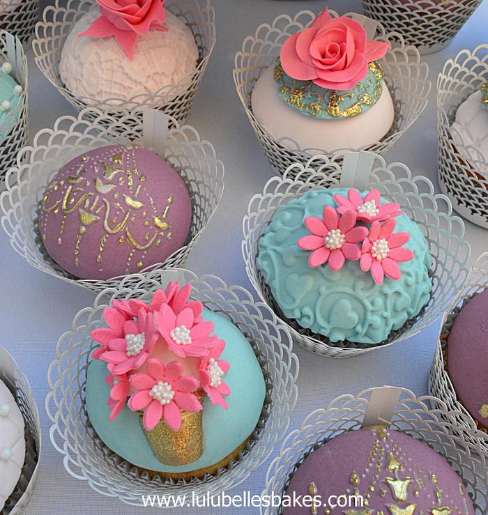 Antique themed cupcakes