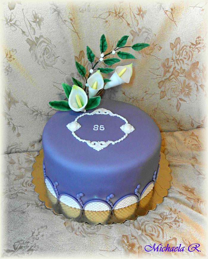 Purple cake with calla lily