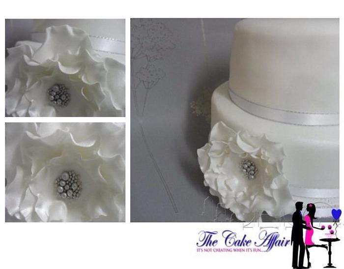 White bliss wedding cake