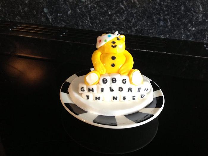 Children in Need Pudsey Bear Cake Topper