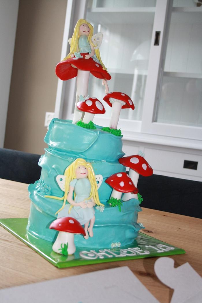 Elf cake with mushrooms.
