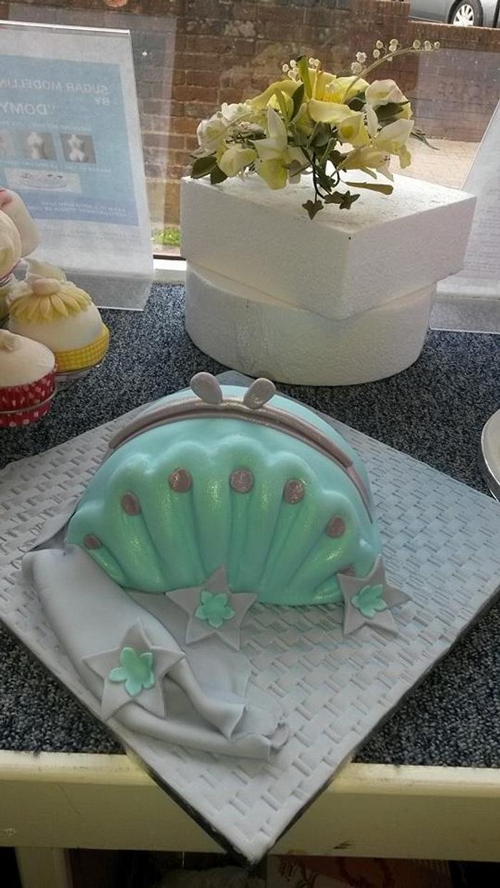 Art Deco inspired handbag cake