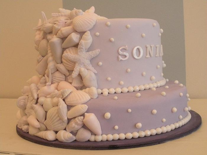 Shells and pearls cake