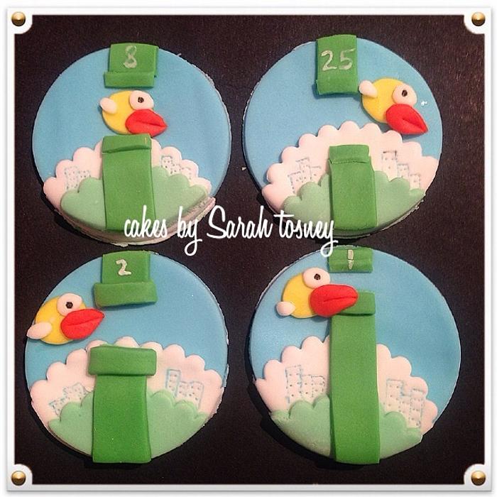 Flappy  bird cupcakes 