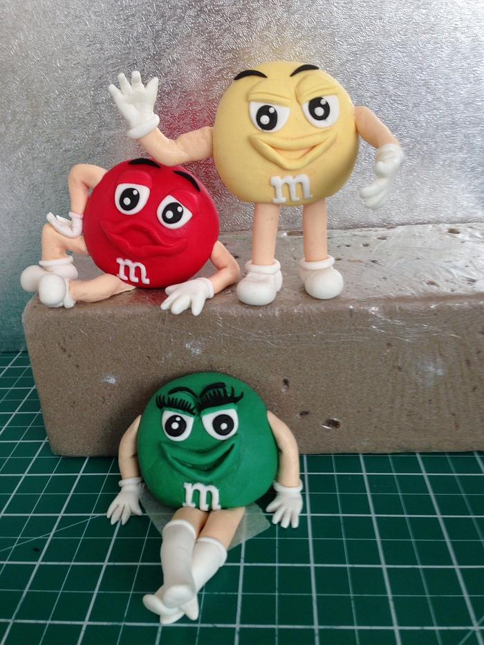 M & M cake toppers