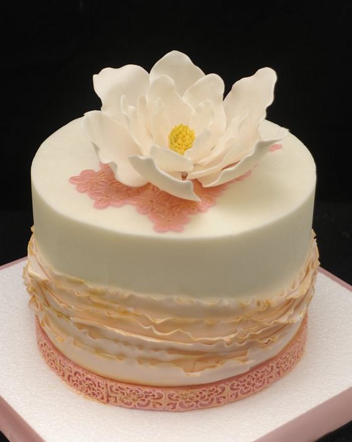 Magnolia on a Cake
