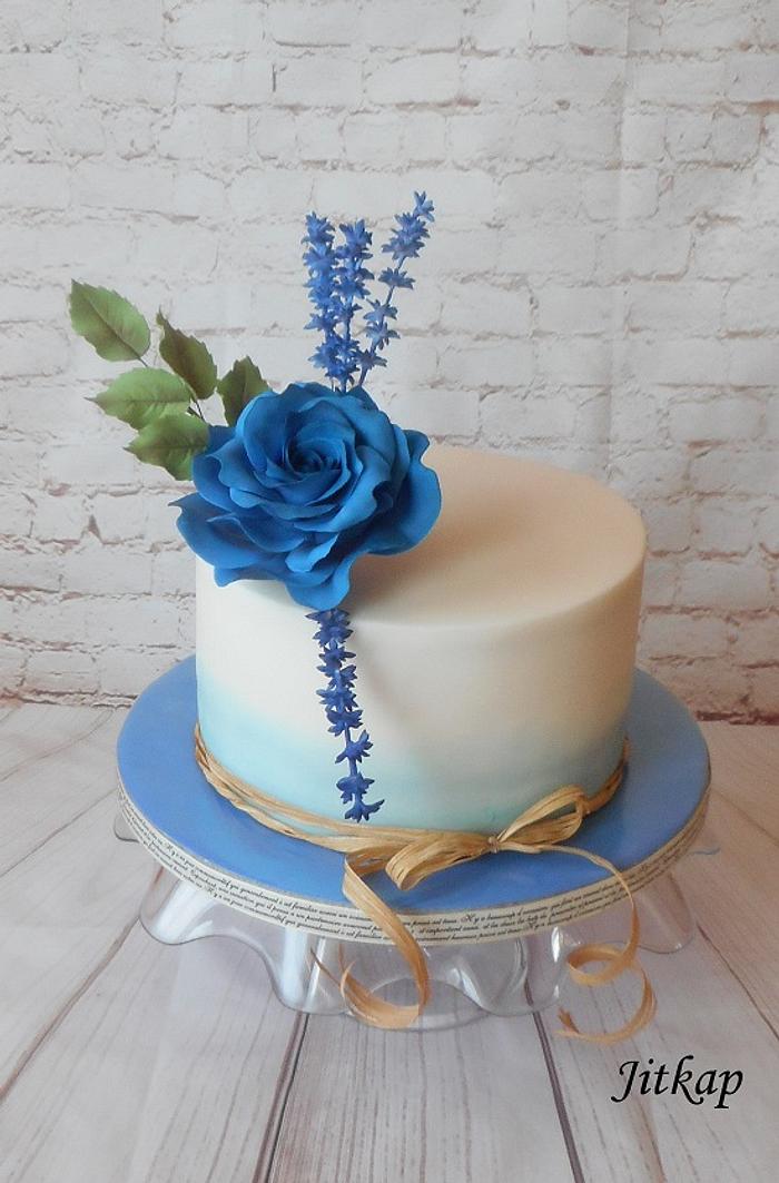 Rose and lavenders cake