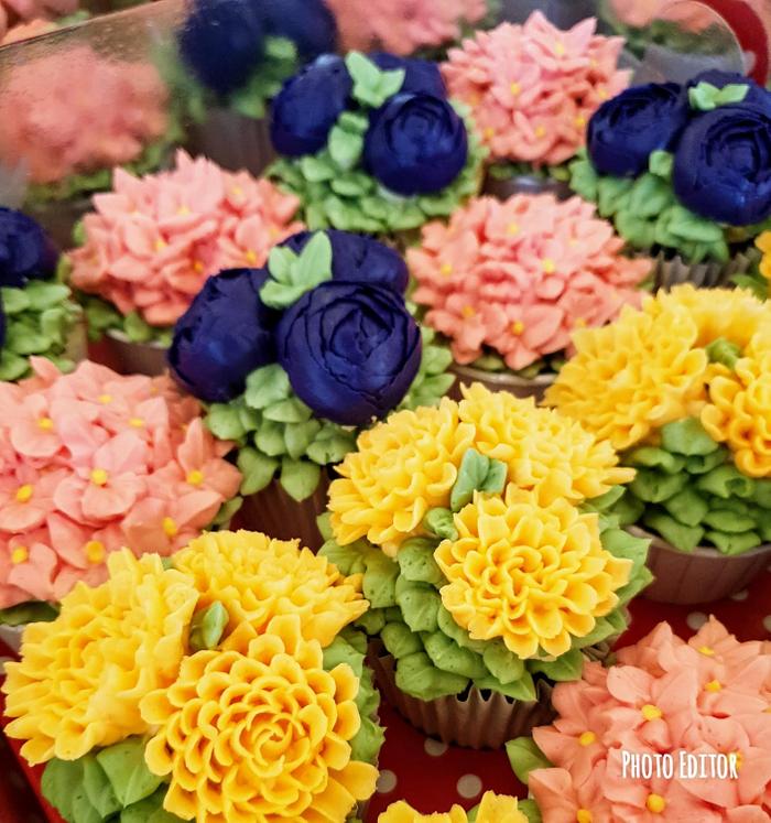 Buttercream flowers cakes 