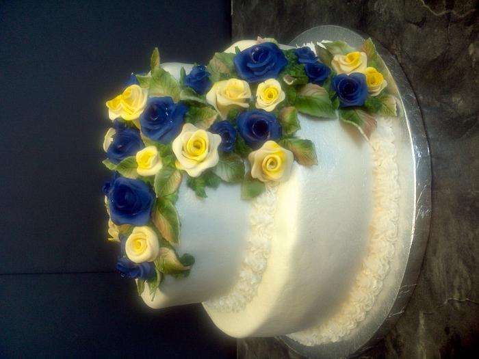 Blue and yellow roses cake