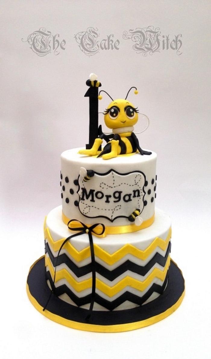 Step-by-Step Tiered Honeycomb Bee Cake | Lakeland Inspiration