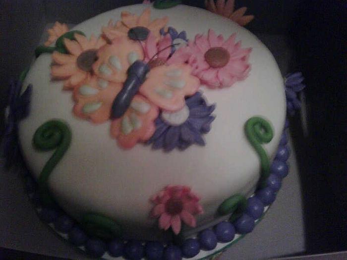 Daisy/butterfly birthday cake