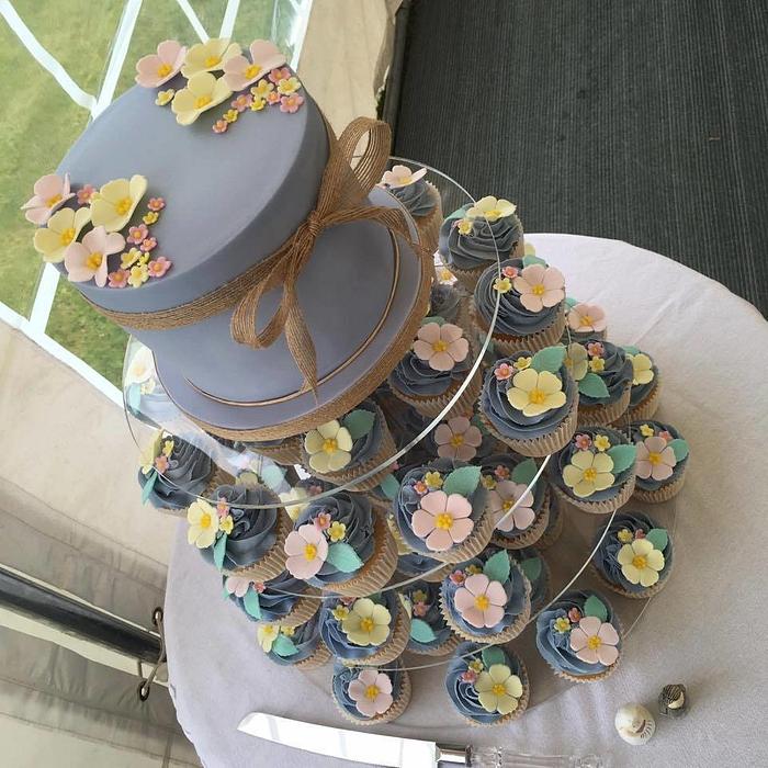 Summer Wedding Cake and Cupcakes