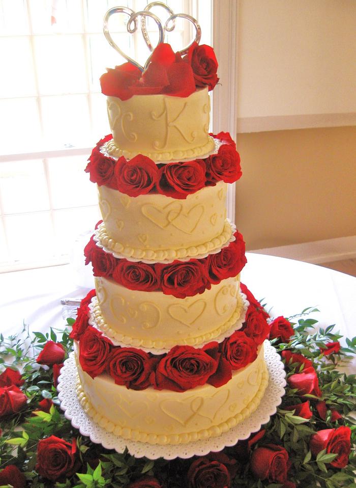 Buttercream Red rose & hearts wedding cake