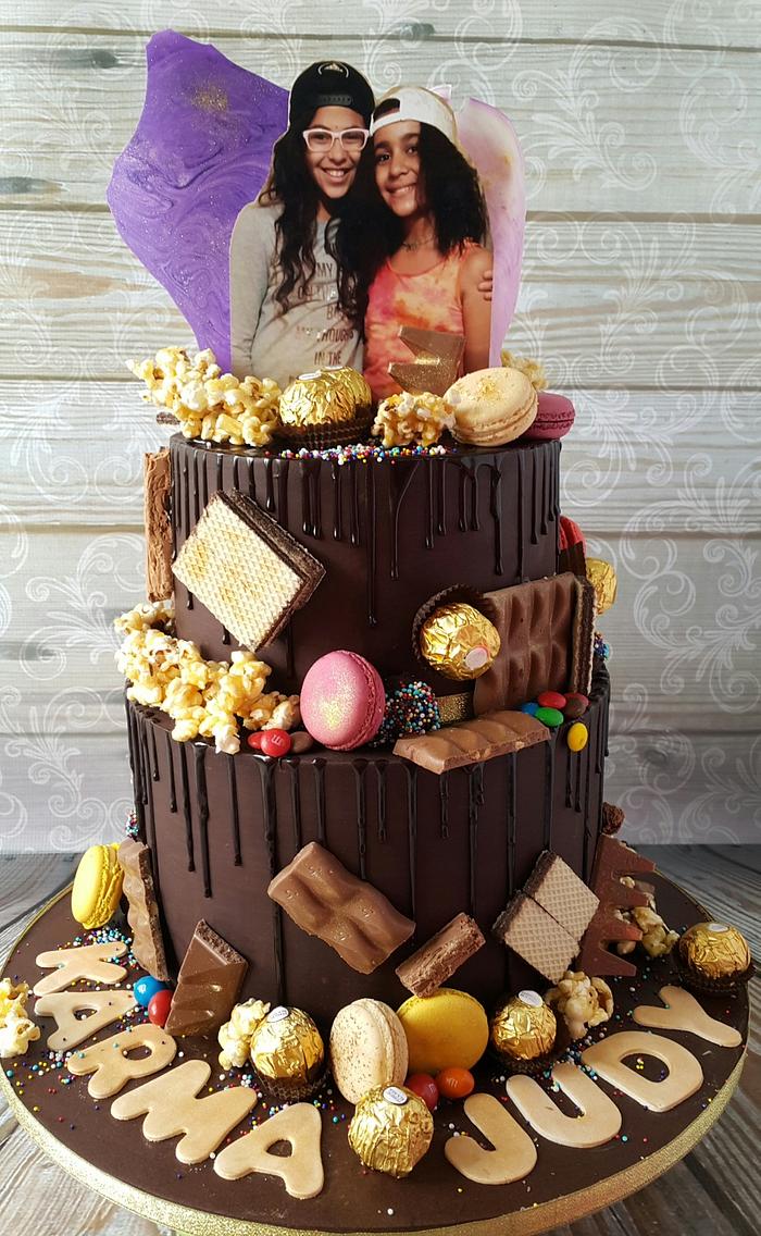 Chocolate drip cake 