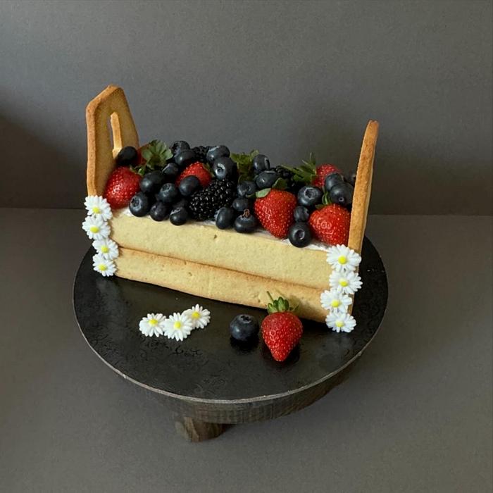 Summer berries cake