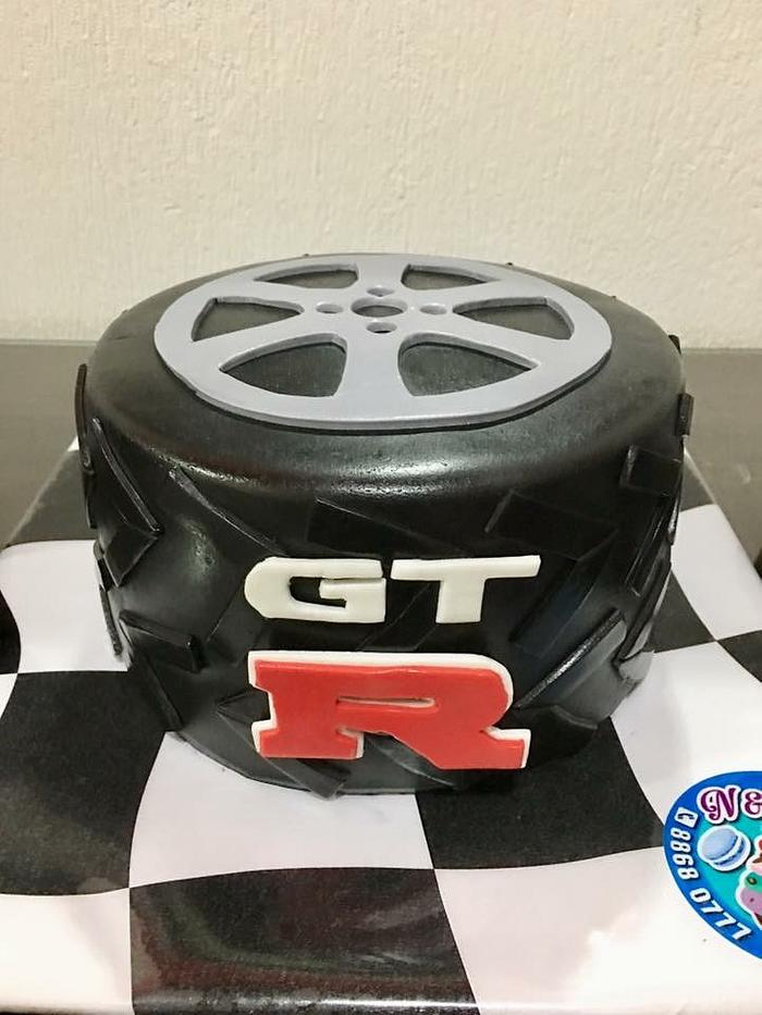 GTR cake with cupcakes