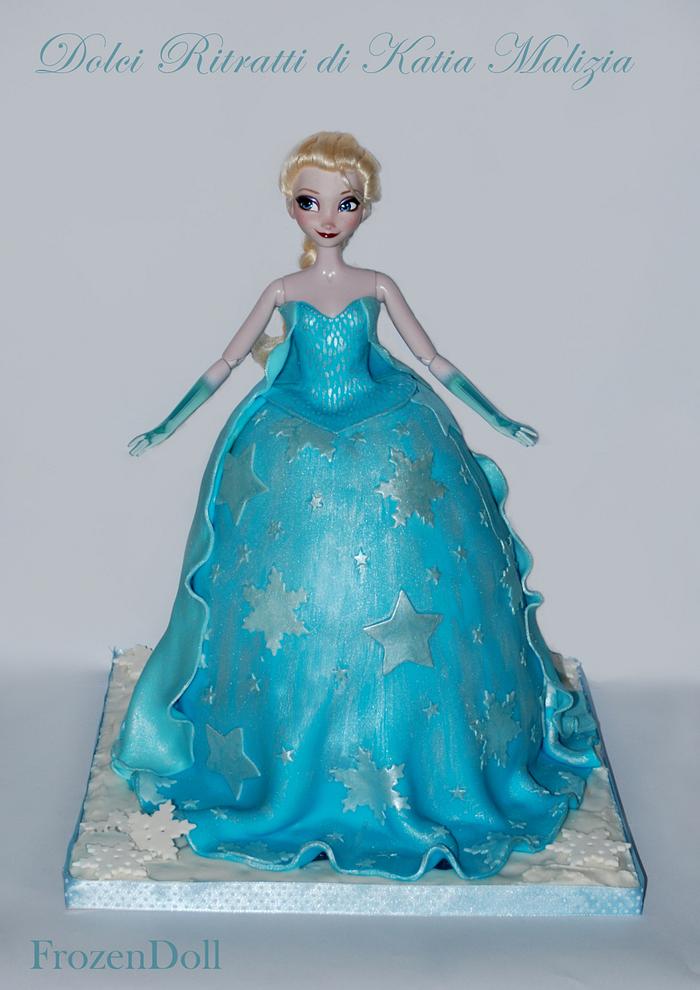Frozen Elsa Doll Cake