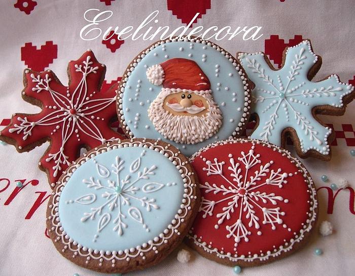 Icing cookies: Santa and snowflakes ❄️