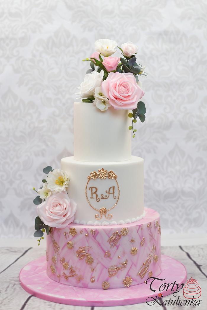 Wedding cake with sugar flowers