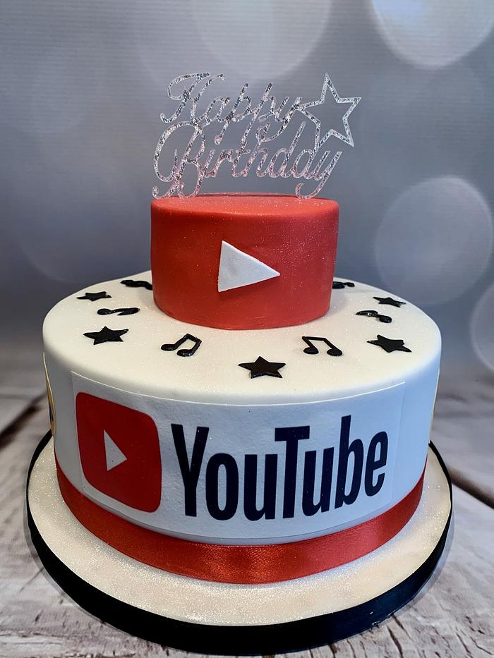 Katy\'s YouTube cake for her 14th birthday - Decorated - CakesDecor