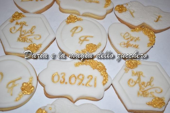 White and gold Wedding cookies