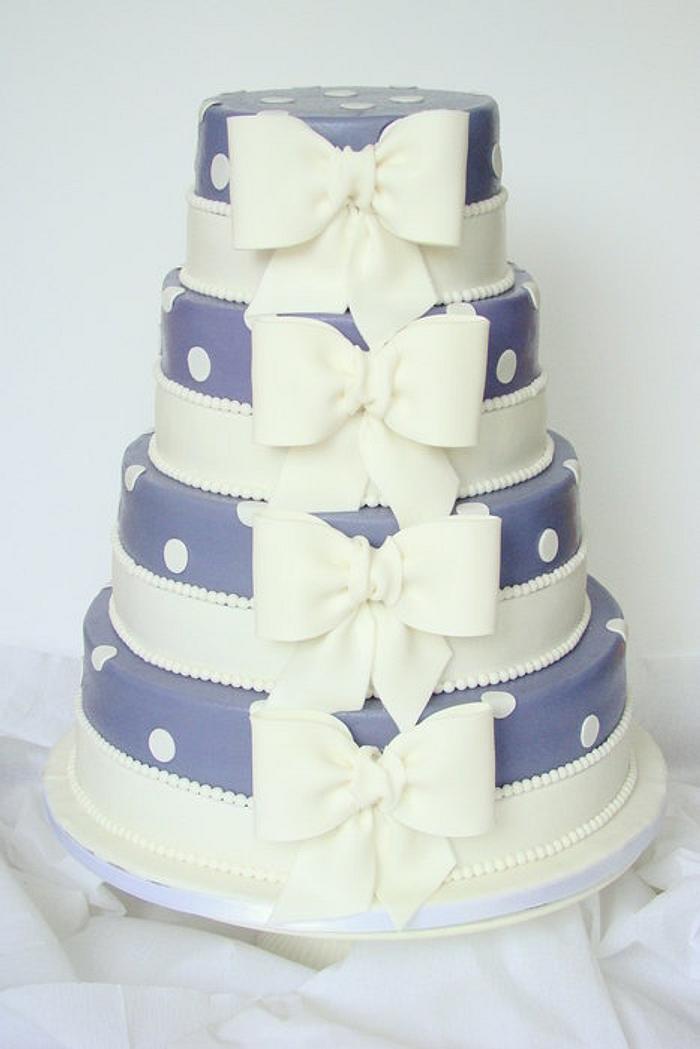 Bow wedding cake