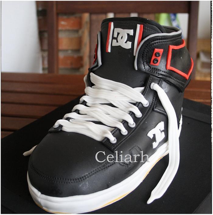 Cake sports shoes