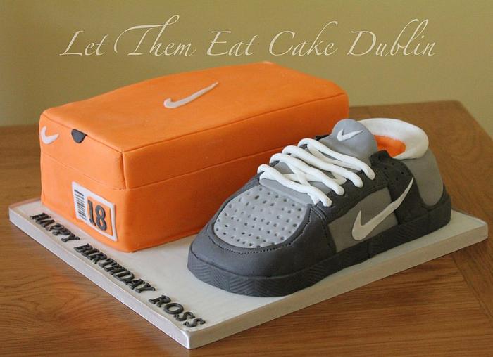 Nike Runner & Shoe Box Cake
