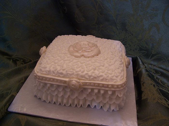 Miniature Bride's tasting Cake Strawberry Sour Cream