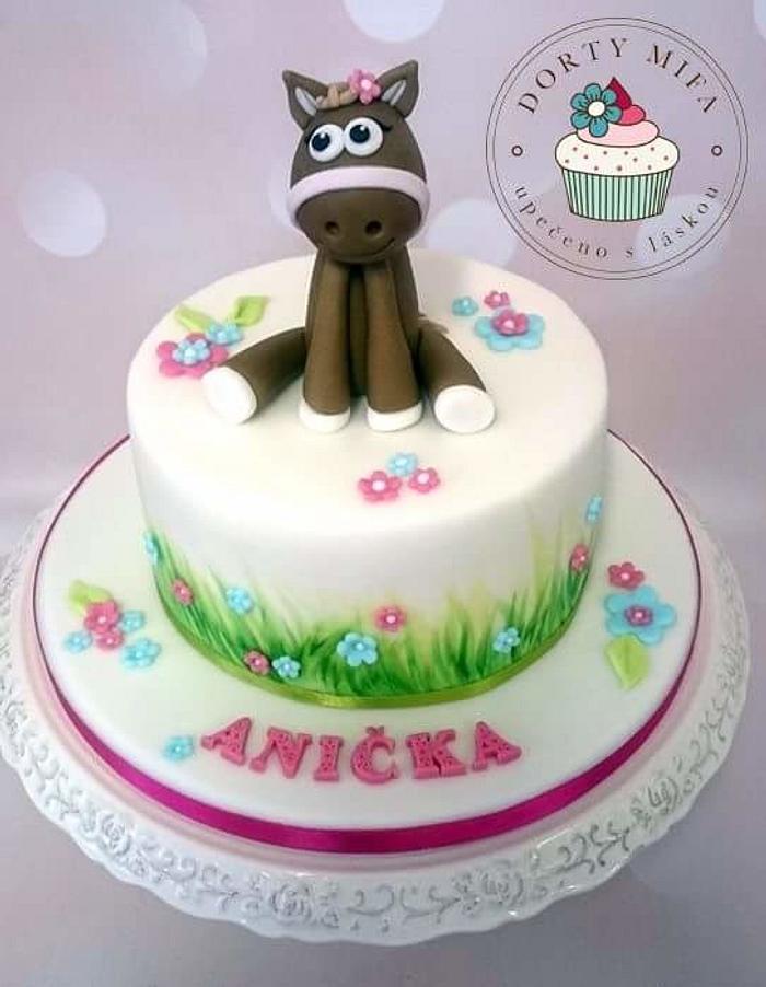 Cute horse cake 