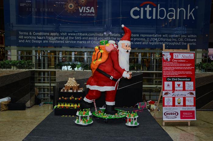 India's First Tallest Caricature cake - Santa Balancing on one leg