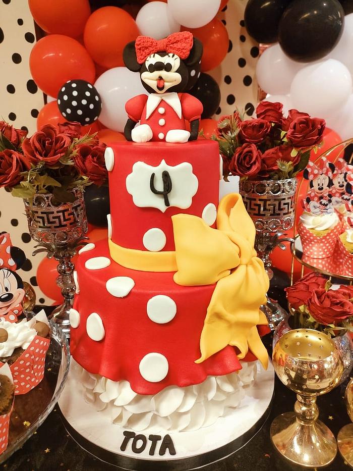 Mini mouse cake by lolodeliciouscake 🖤❤️
