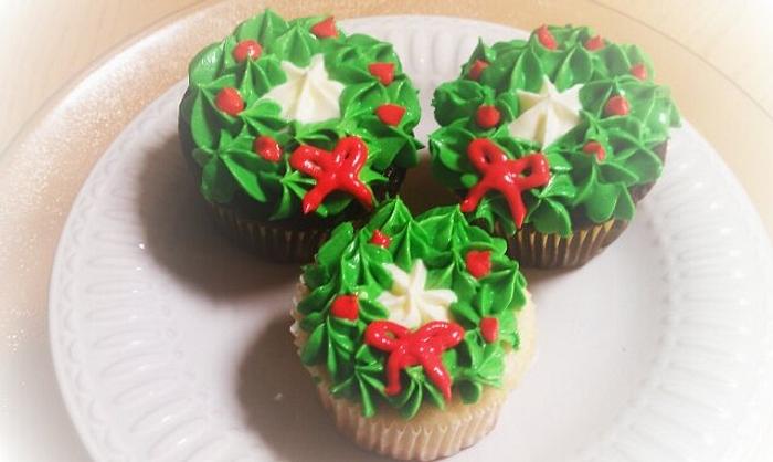Wreath cupcakes