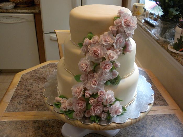 Roses & Pearls Wedding Cake