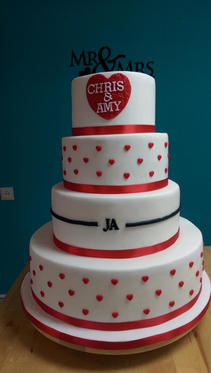 White and red weddingcake