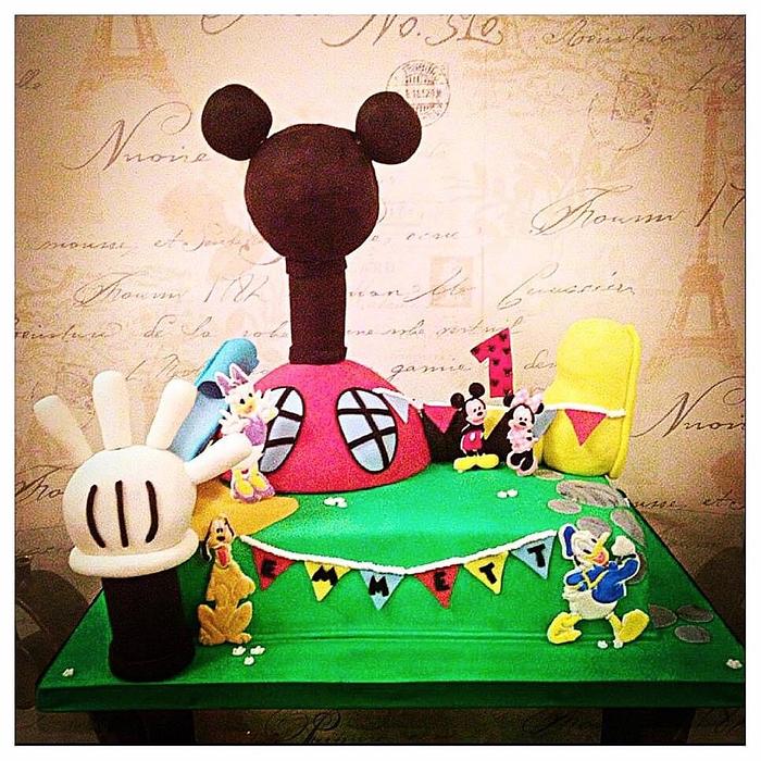 Mickey Mouse Clubhouse cake