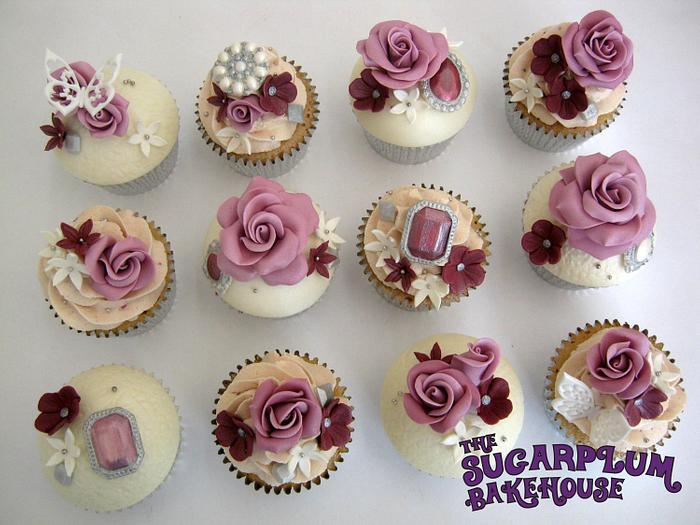 Roses & Brooches Cupakes