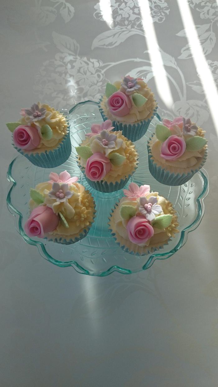 pretty cupcakes