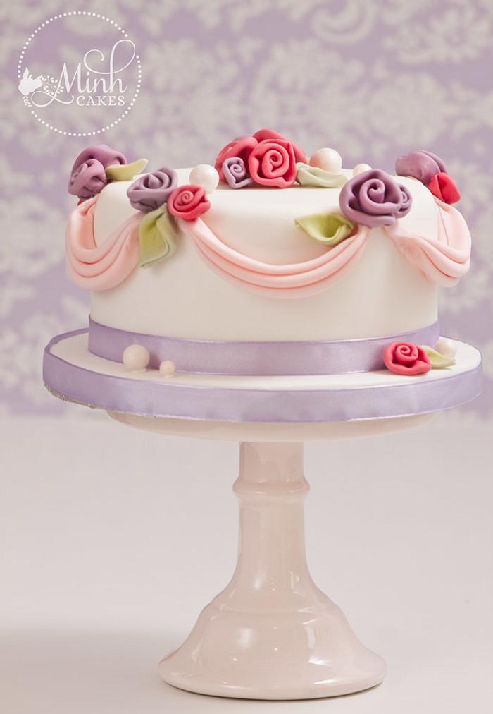 Rolled roses cake