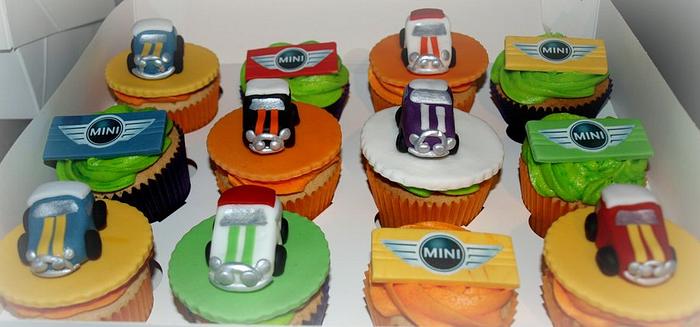 Mini theme cupcakes