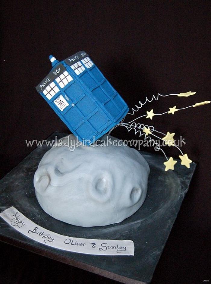 Dr Who Tardis birthday cake