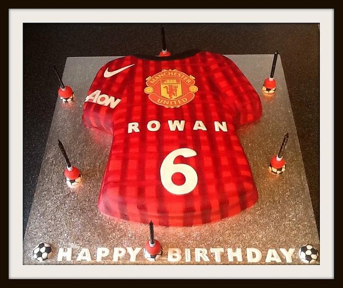 Manchester United shirt cake