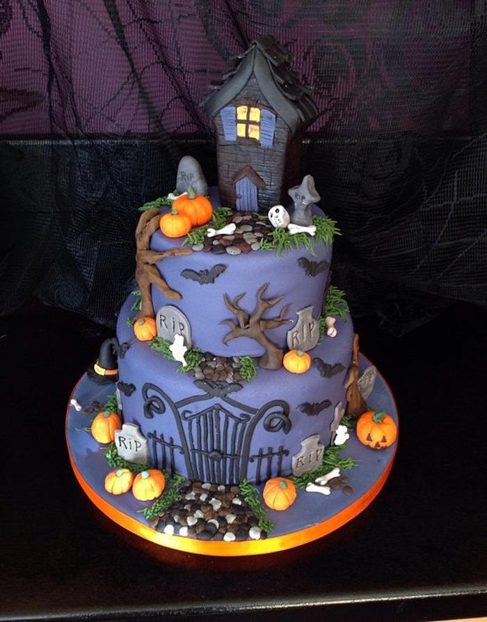 Haunted house cake