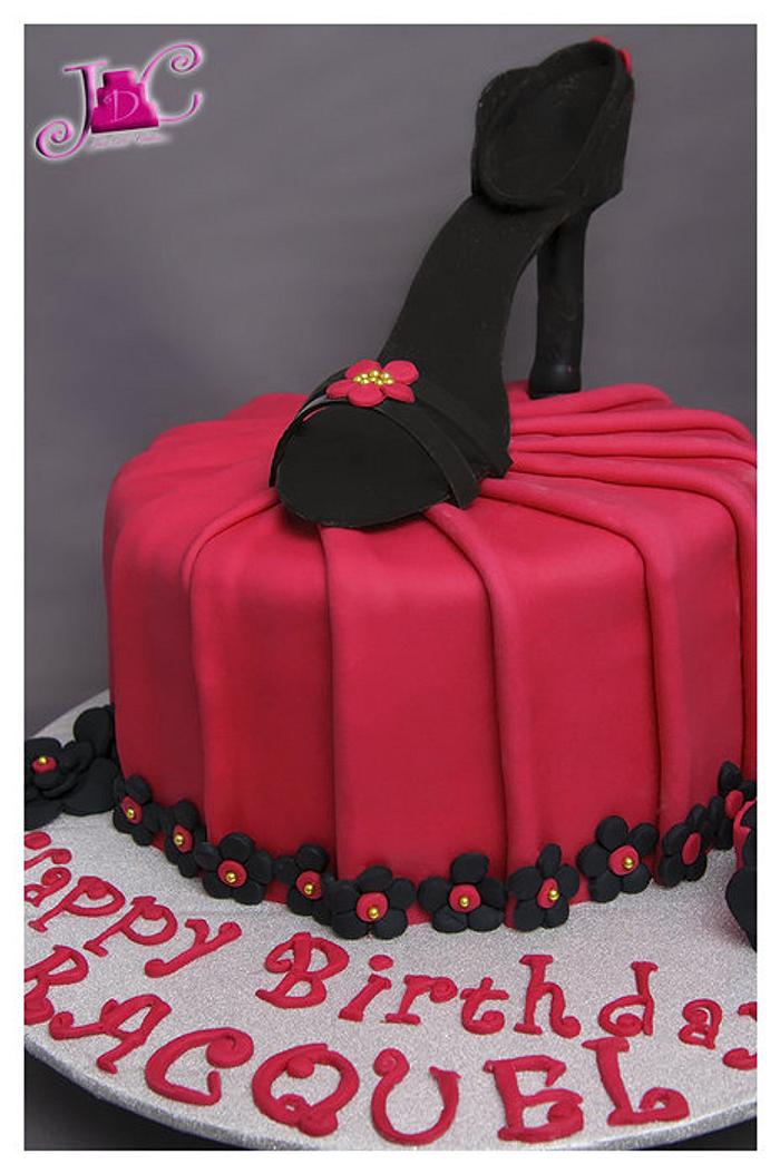 Cake with Pleats 